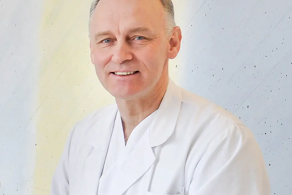 gastrokirurg og avdelingsoverlege ved Gastrokirurgisk avdeling, Rolv-Ole Lindsetmo.