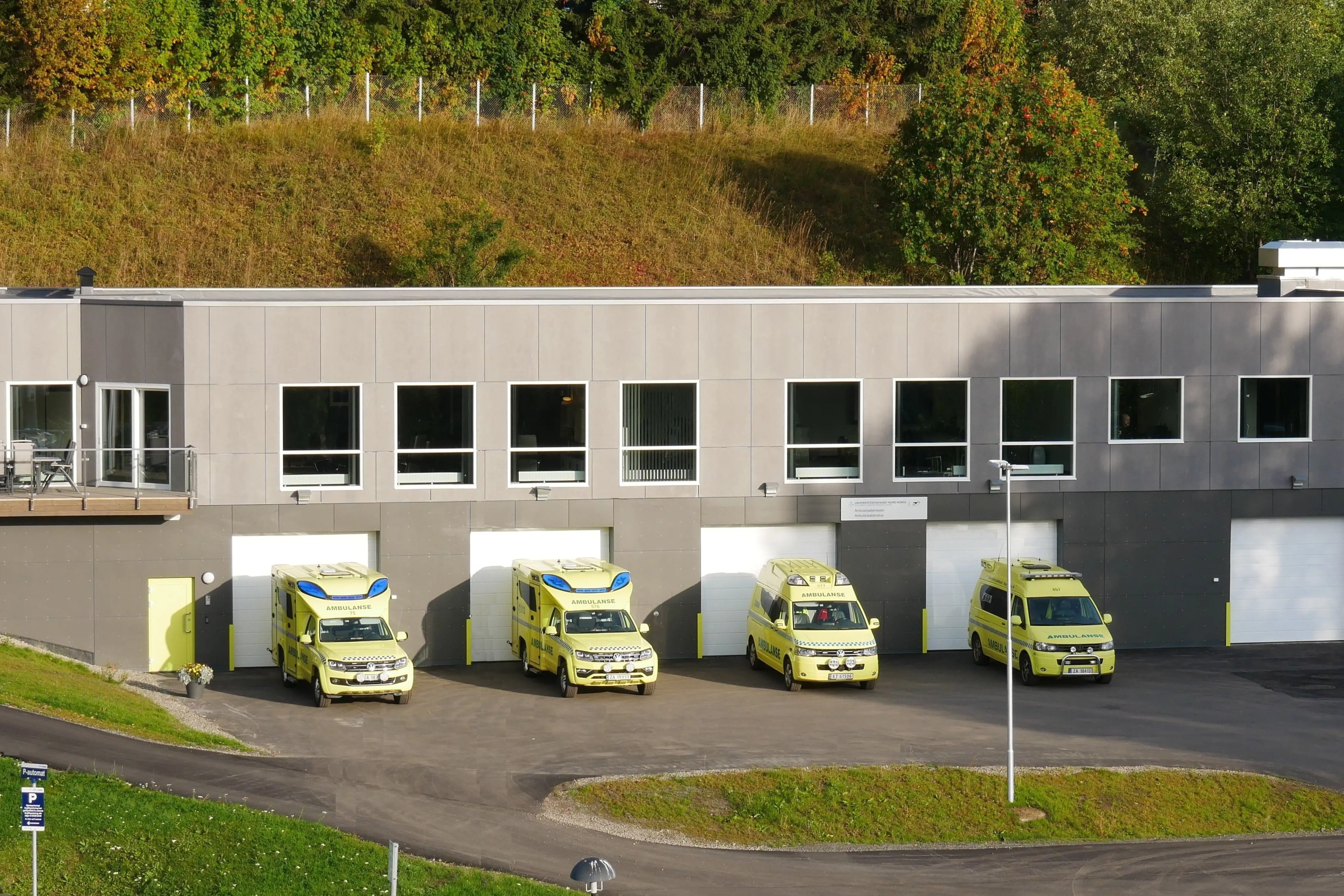 Ambulansestasjonen i Harstad. Fotograf: Leif Bendiksen