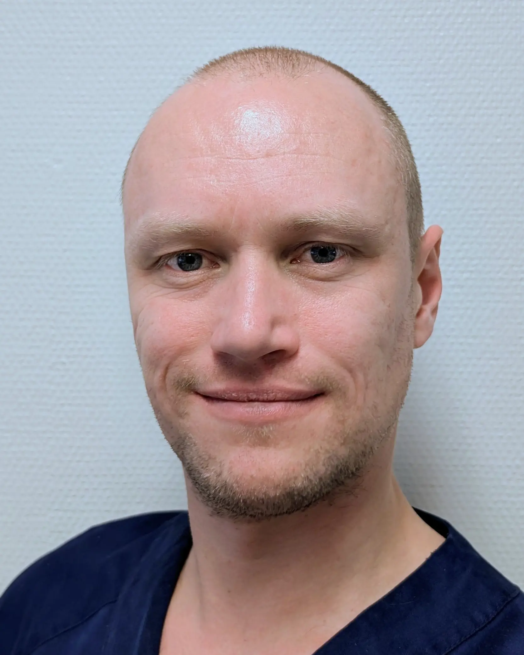En mann med skjegg